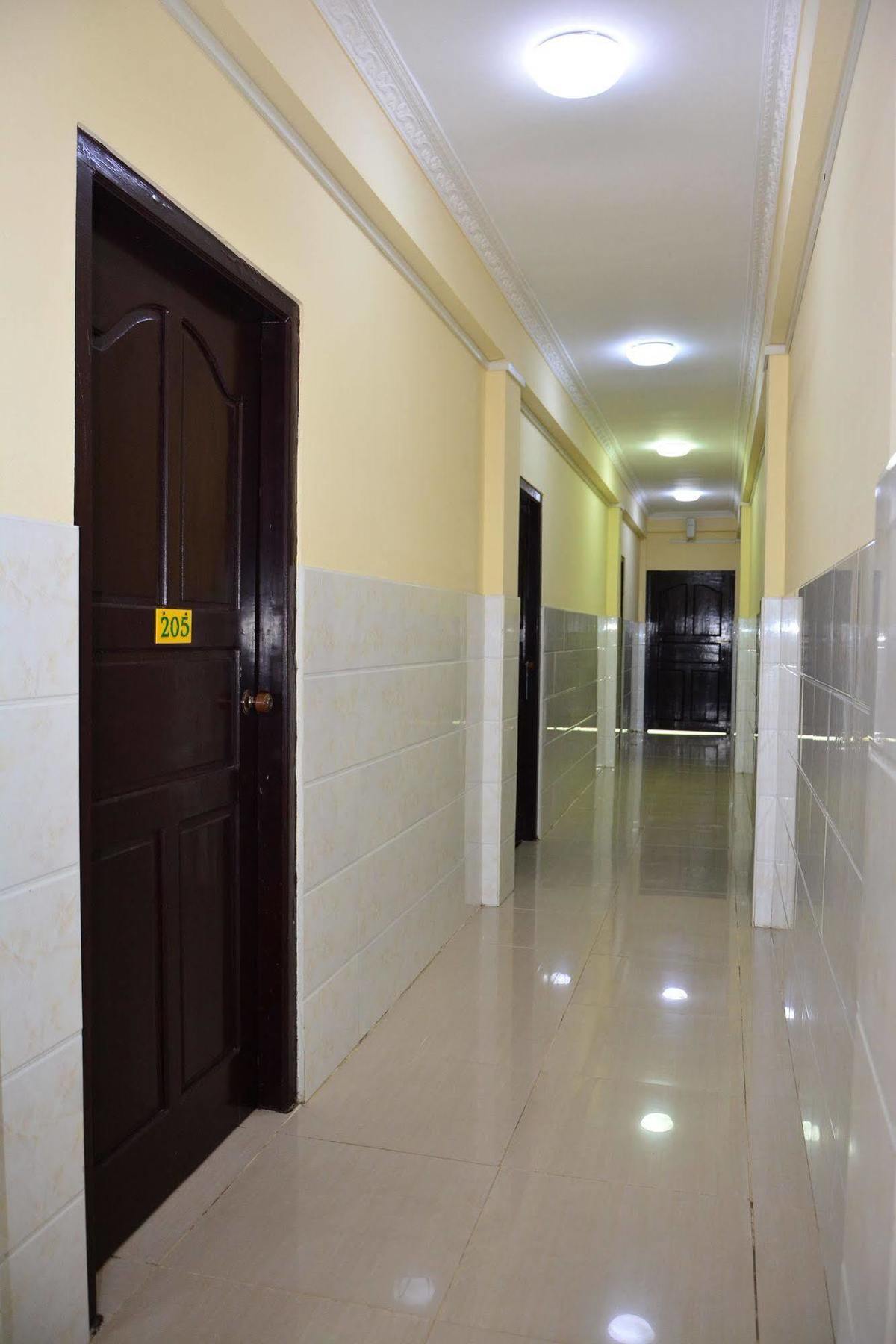 Hotel 99 Pyin Oo Lwin Eksteriør billede